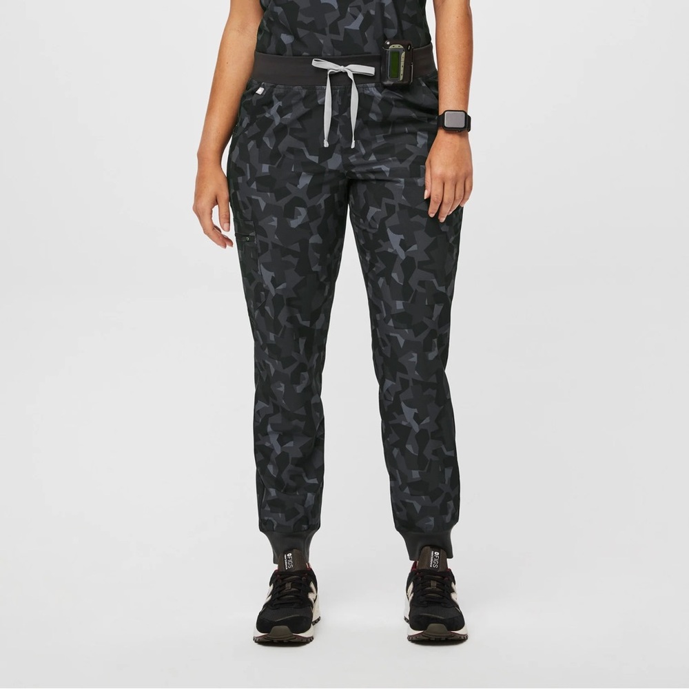 FIGS - Zamora FREEx Lined High Waisted Jogger Scrub Pants - Black Camo Bonsai